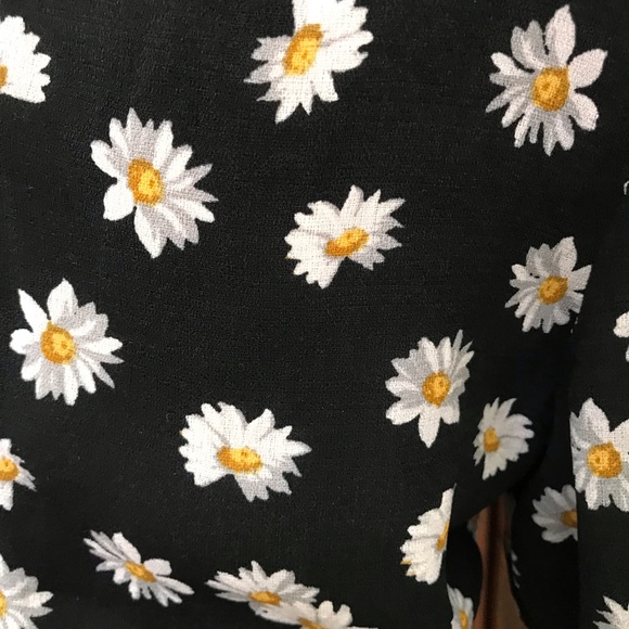 Ali & Jay Flower Child Dress - Picture 5 of 10